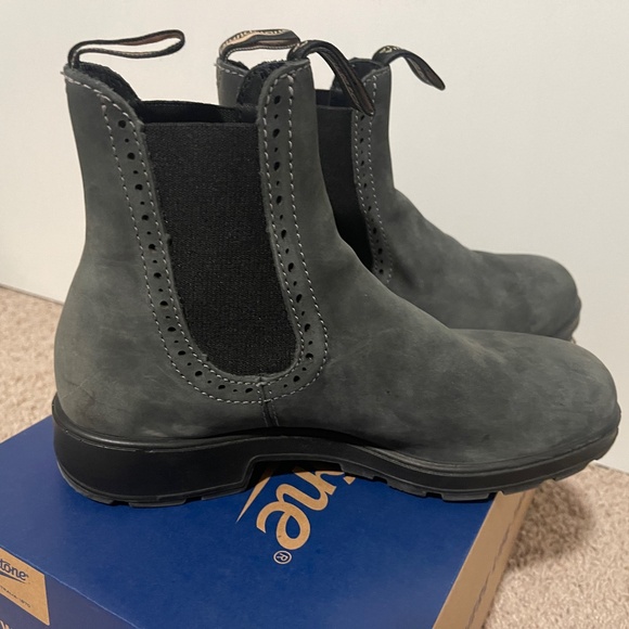 Women’s Blundstone Rustic Black Premium Leather Pull-On Boots #1630 - Size 8(5) - Picture 6 of 7